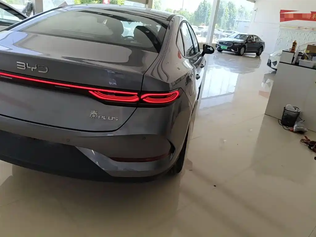 BYD Qin PLUS 2026 DM-i Smart Edition 128KM Progressive фото 8