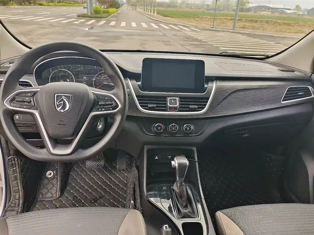 Baojun 730 2020 2019 1.5T CVT Fashion Edition 7-Seater China VI