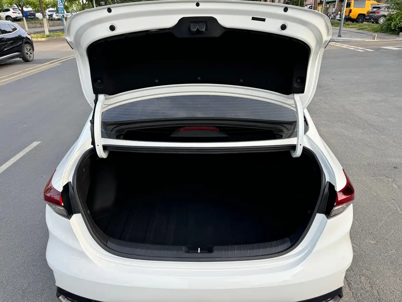 Kia K3 2023 1.5L CVT Comfort Edition фото 13