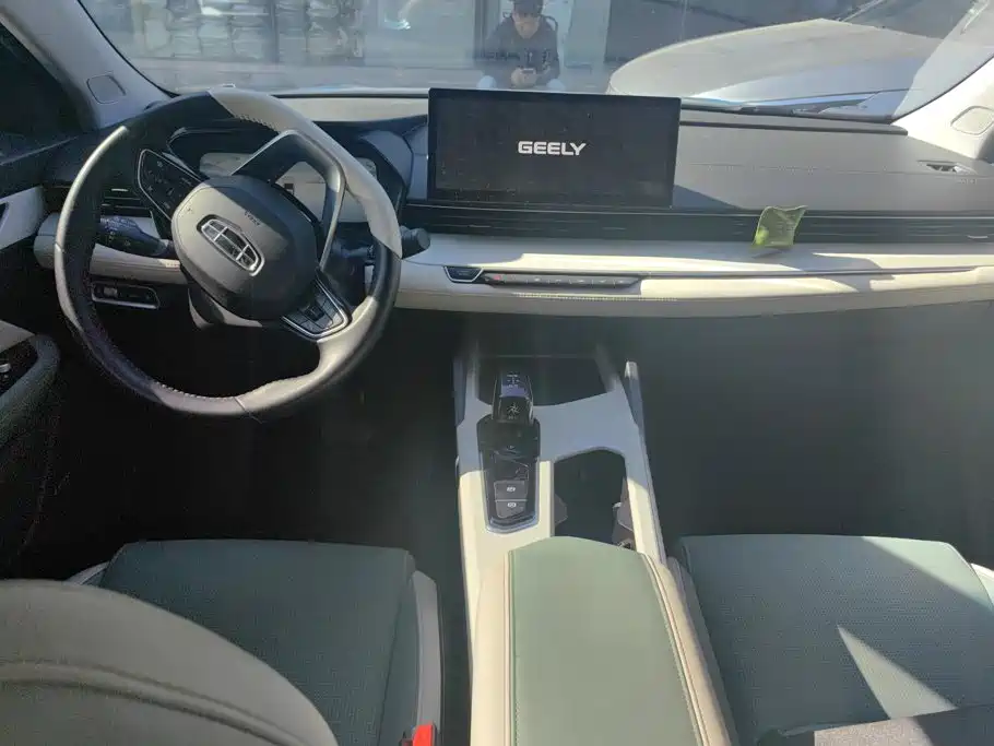 Geely Emgrand L HiP 2023 2022 1.5TD-DHT Pro 100KM Travel Edition