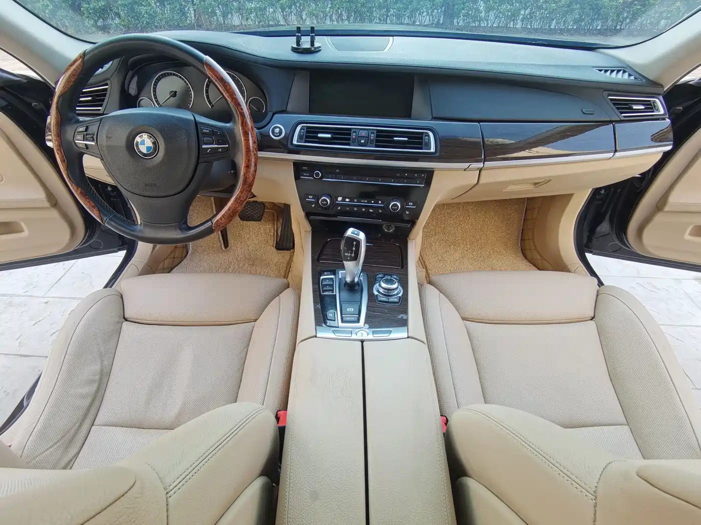 BMW 7 Series 2009 730Li Luxury фото 16