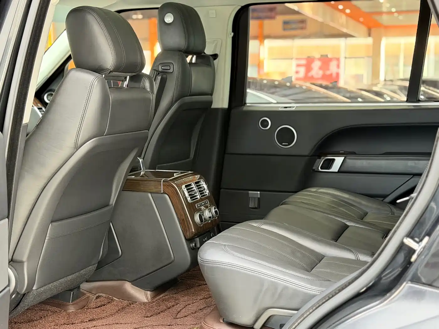 Land Rover Range Rover 2016 3.0 SC V6 Vogue LWB фото 9