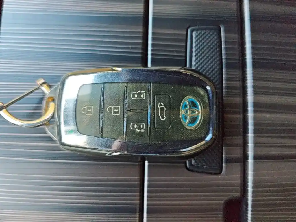 Toyota Granvia 2024 2023 2.5L Hybrid Flagship VIP Edition