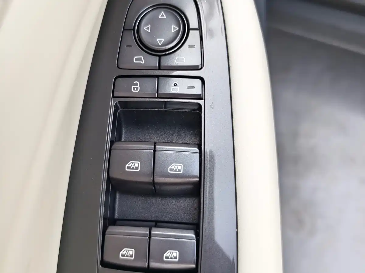BYD Seal 06GT 2025 605 Heatwave Edition фото 9