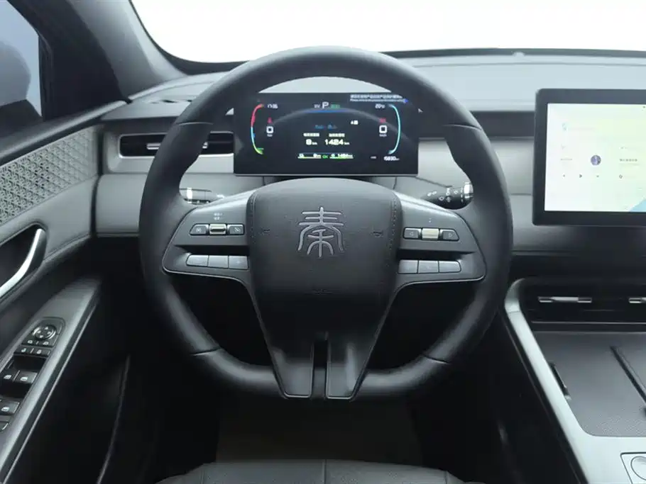 BYD Qin PLUS 2025 DM-i Smart Drive 55KM Leader фото 15