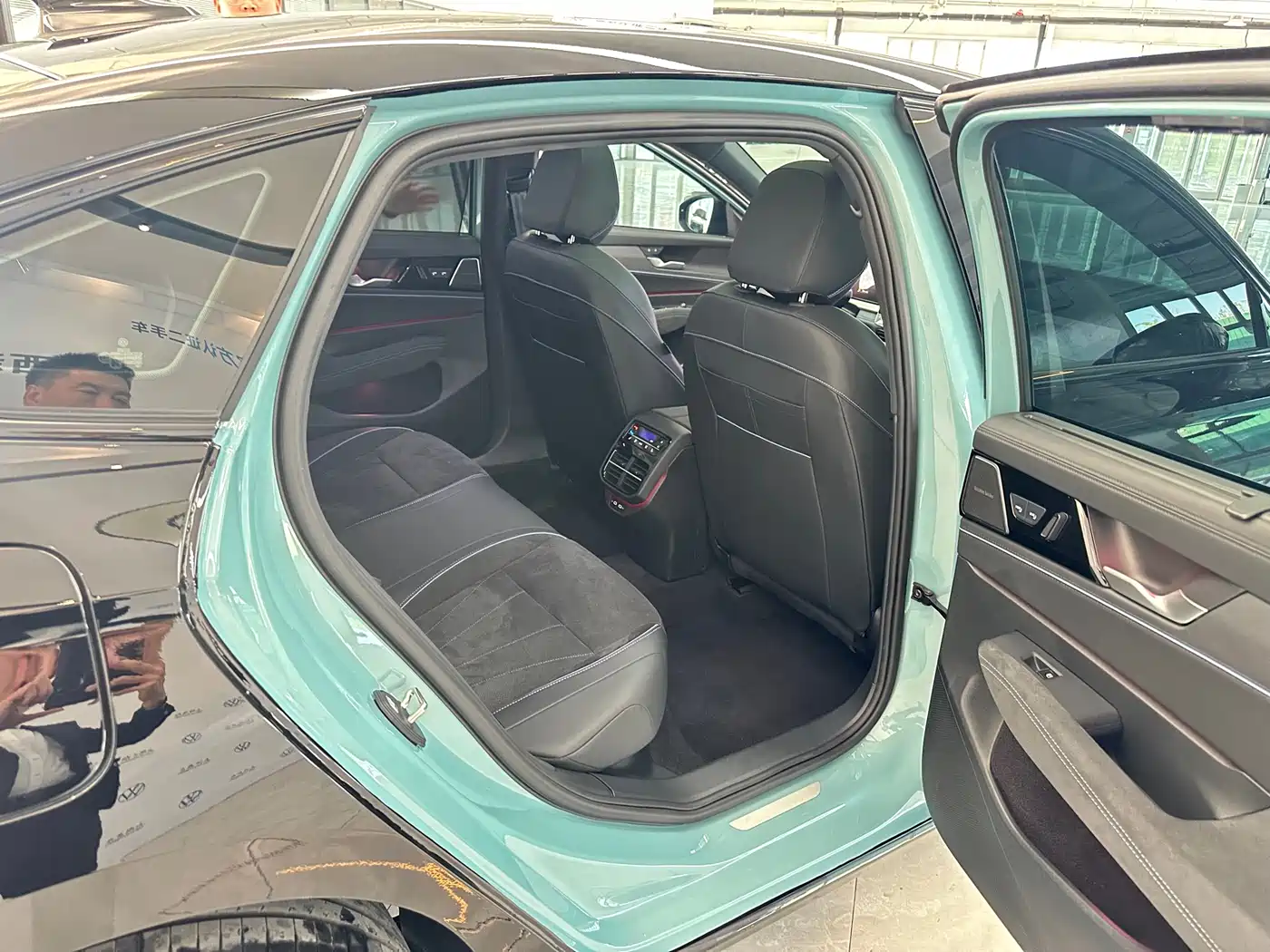 Volkswagen Passat 2025 Model Pro 380TSI Starlight Dragon Premium Edition фото 9