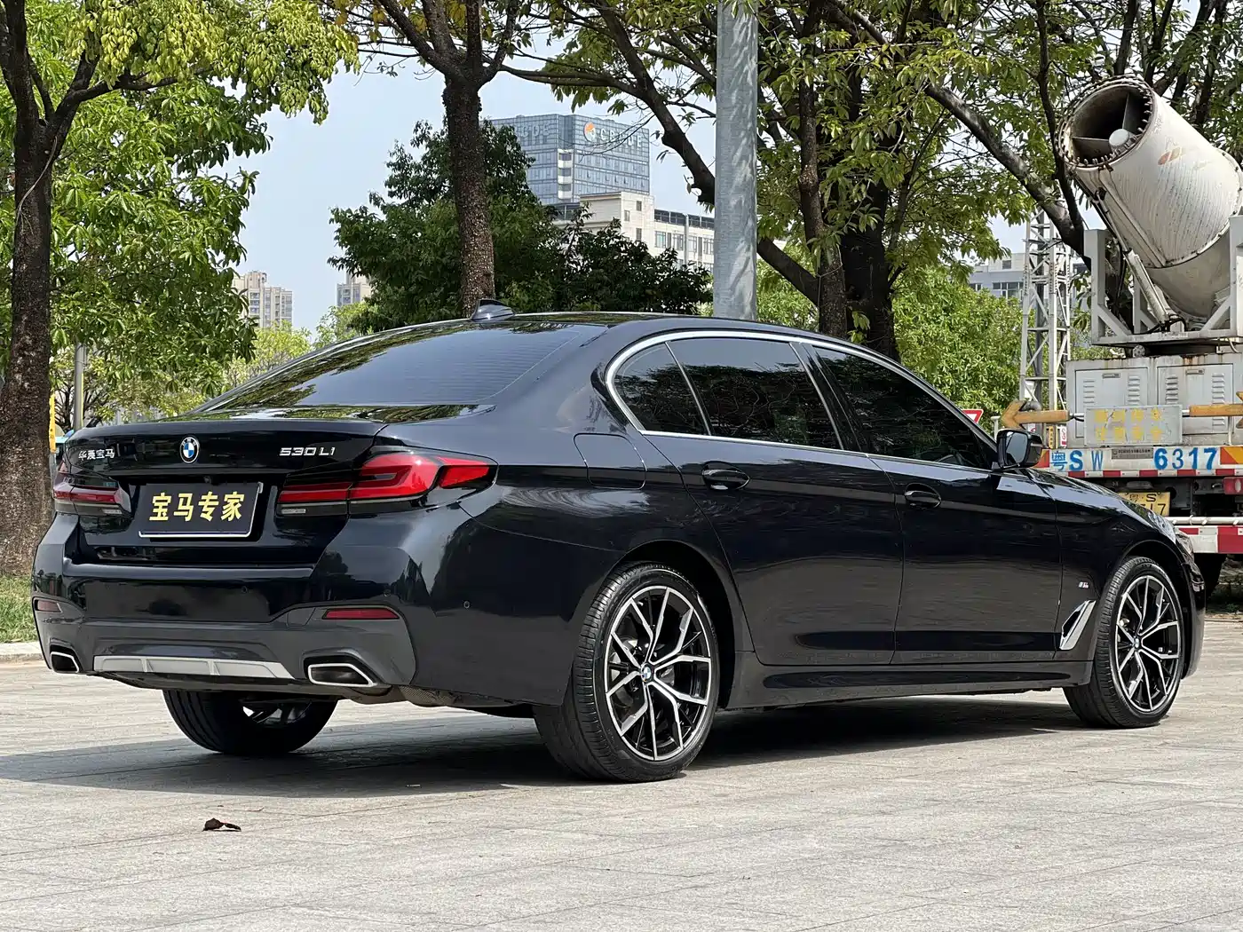 BMW 5 SERIES