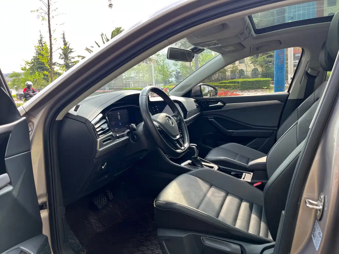 Volkswagen Sagitar 2021 280TSI DSG Surpassing Edition фото 8