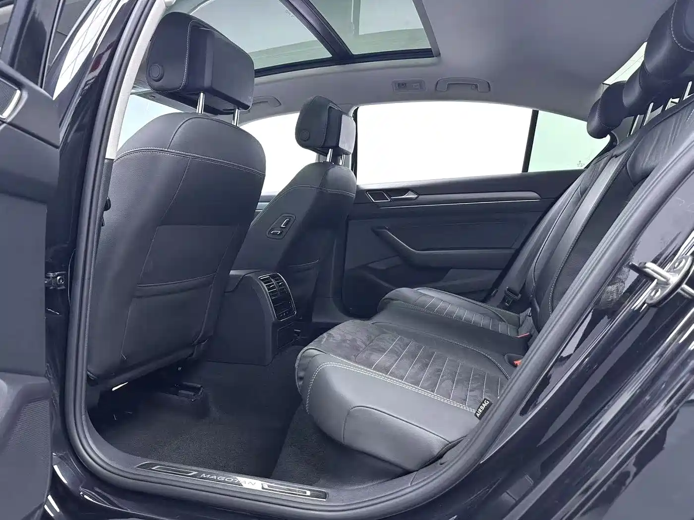 Volkswagen Magotan 2020 330TSI DSG Luxury фото 8