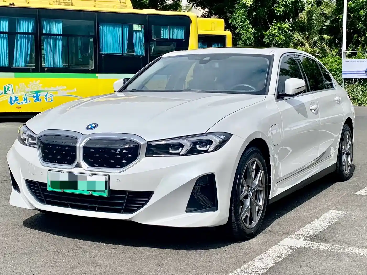 BMW i3 2022 eDrive 35 L