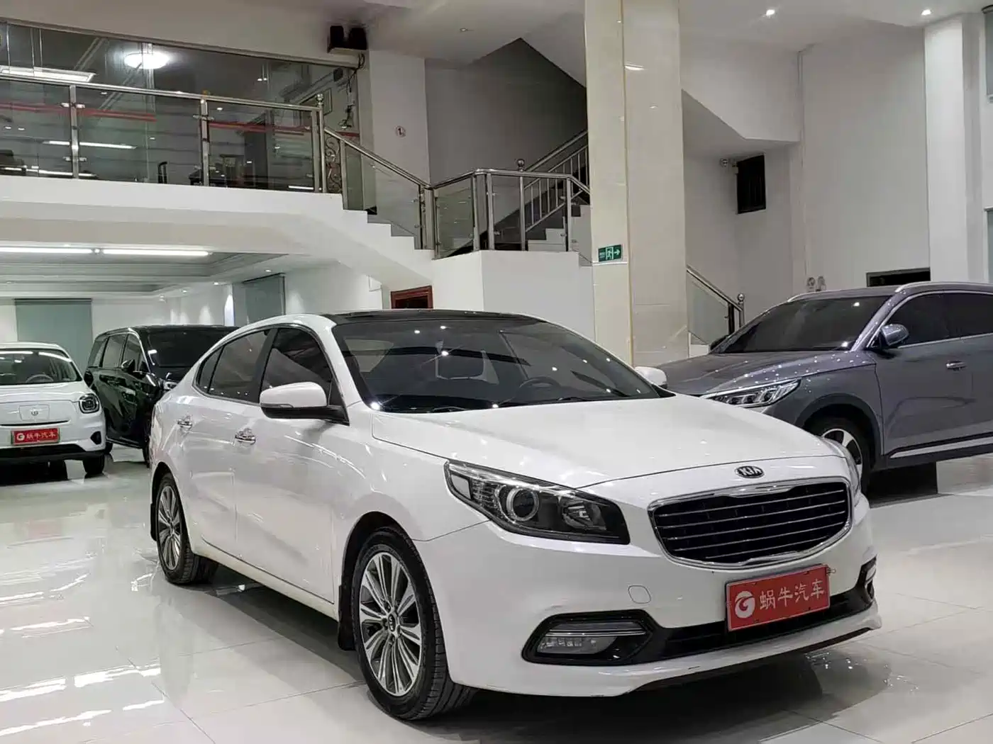 Kia K4 2014 1.8L Automatic DLX фото 3