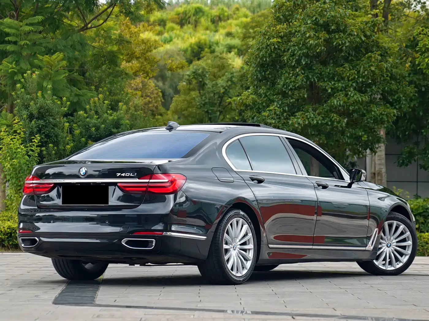 BMW 7 Series 2016 740Li Premium фото 3
