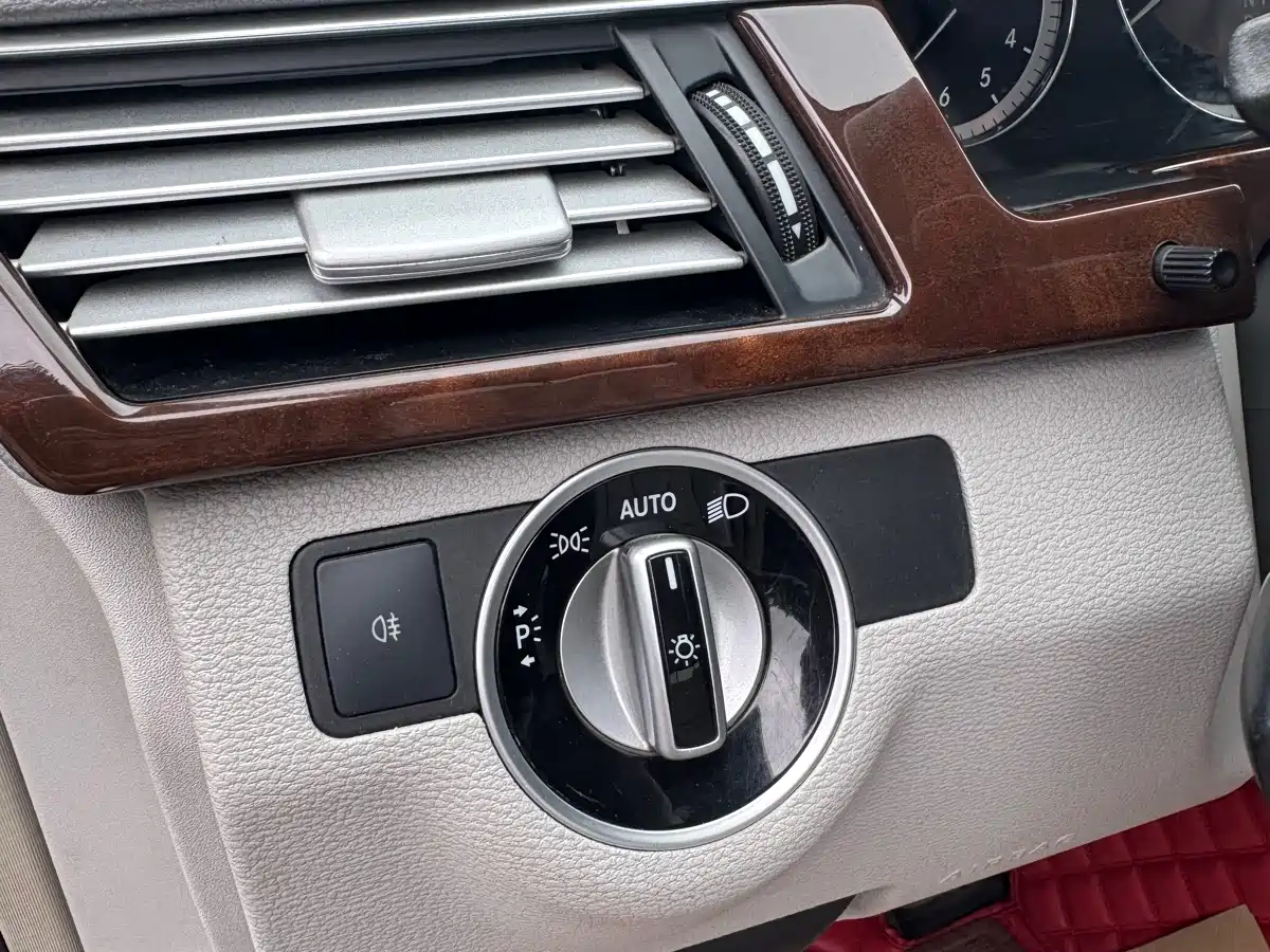 Mercedes-Benz E-Class 2012 E 300 L Fashion Luxury фото 14