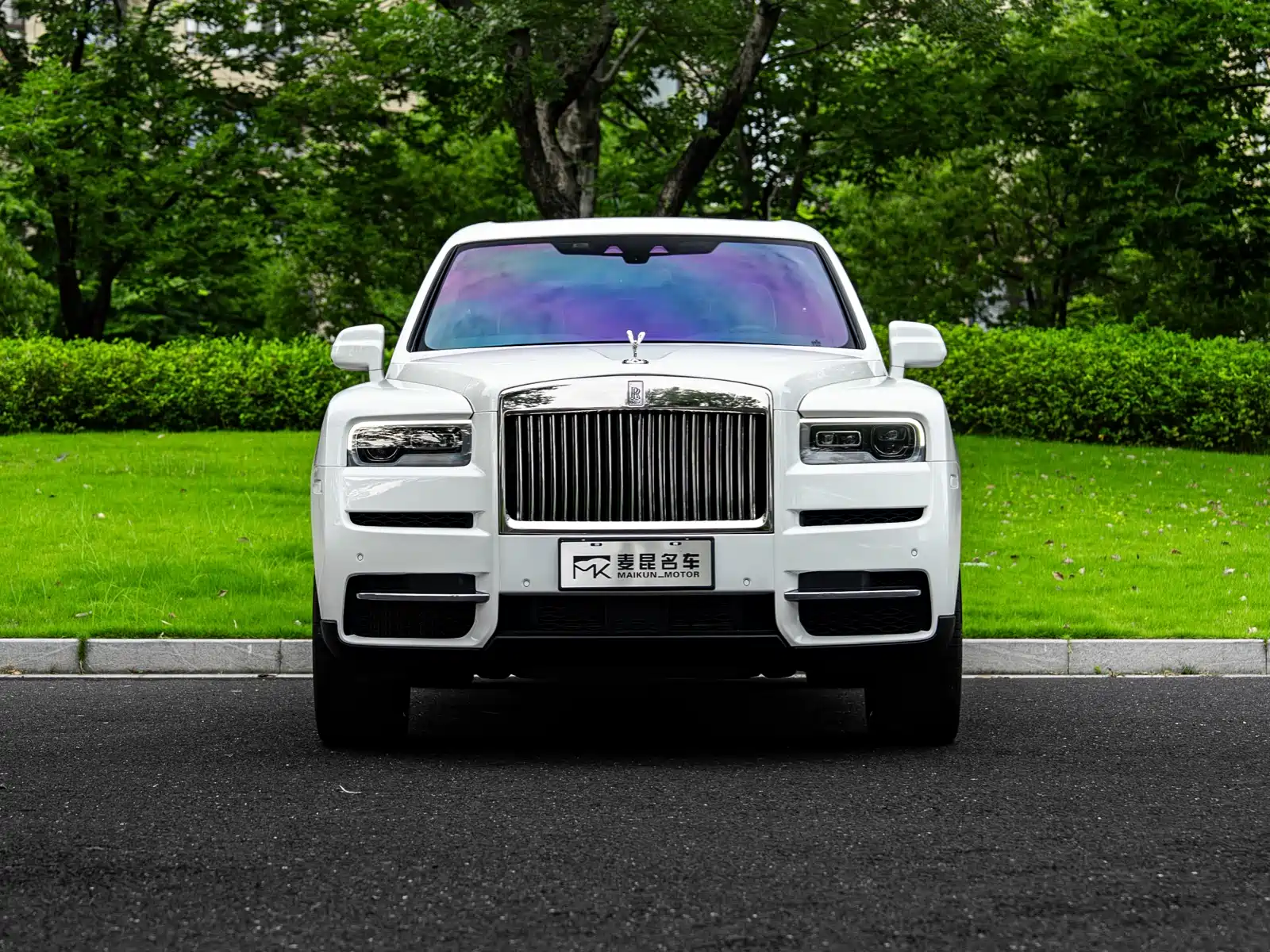 Фото 2 - Rolls-Royce Cullinan