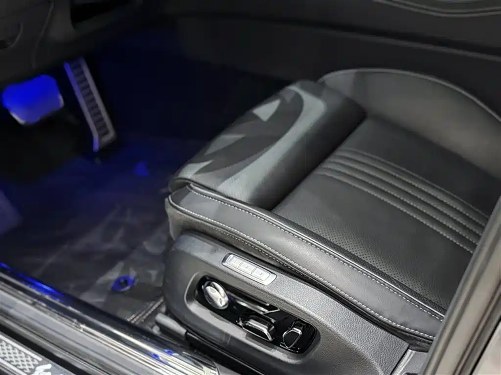 Hongqi H9 2020 2.0T Smart Connection Qi Chang Edition фото 16