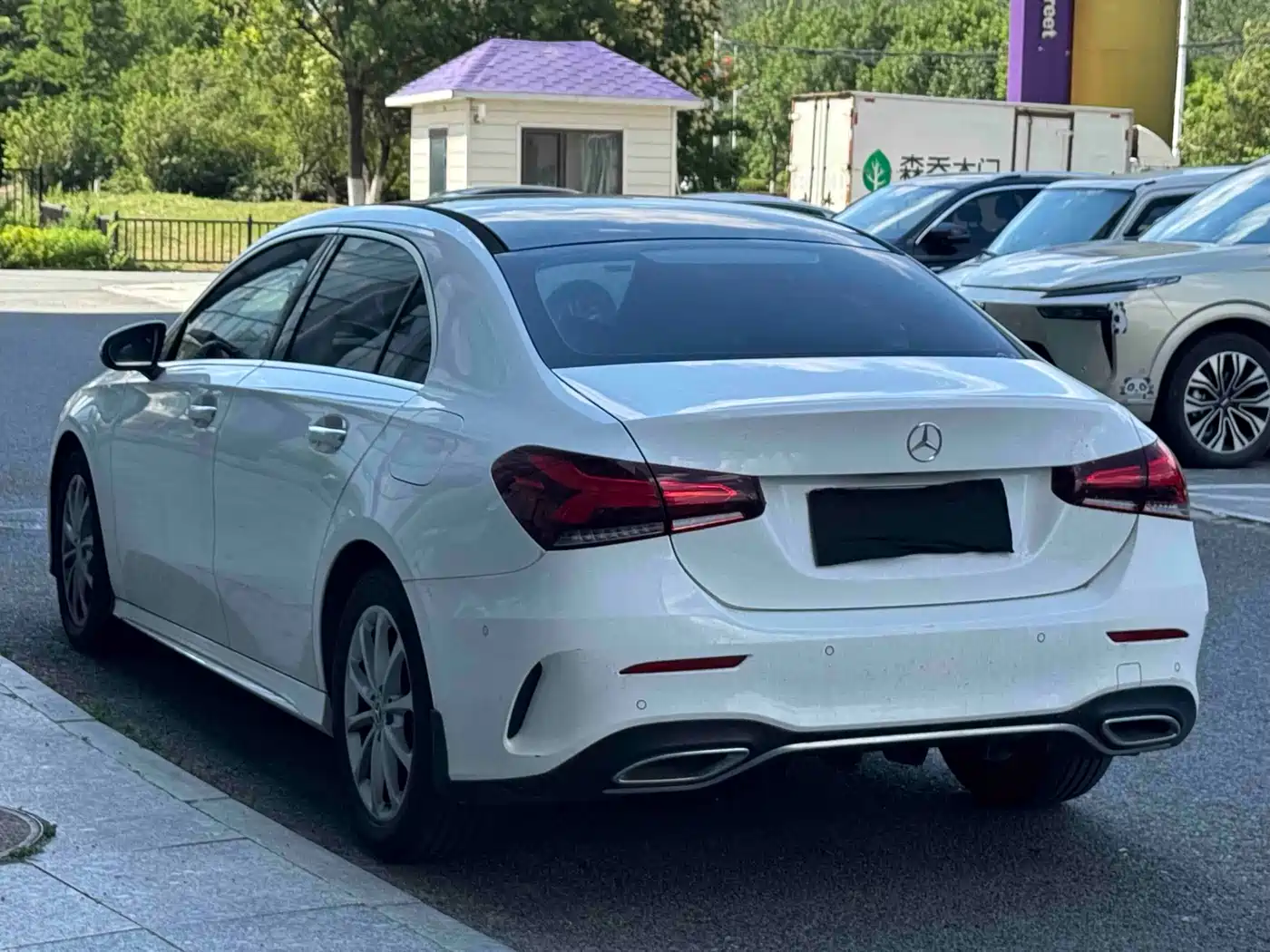 Mercedes-Benz A-Class 2019 A 200 L Sport Sedan фото 4