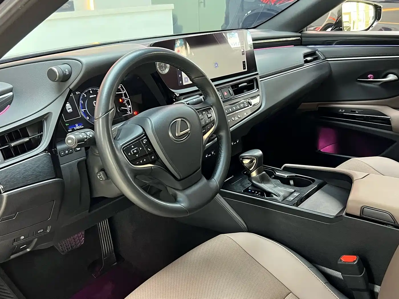 Lexus ES 2022 300h Excellence Edition фото 8