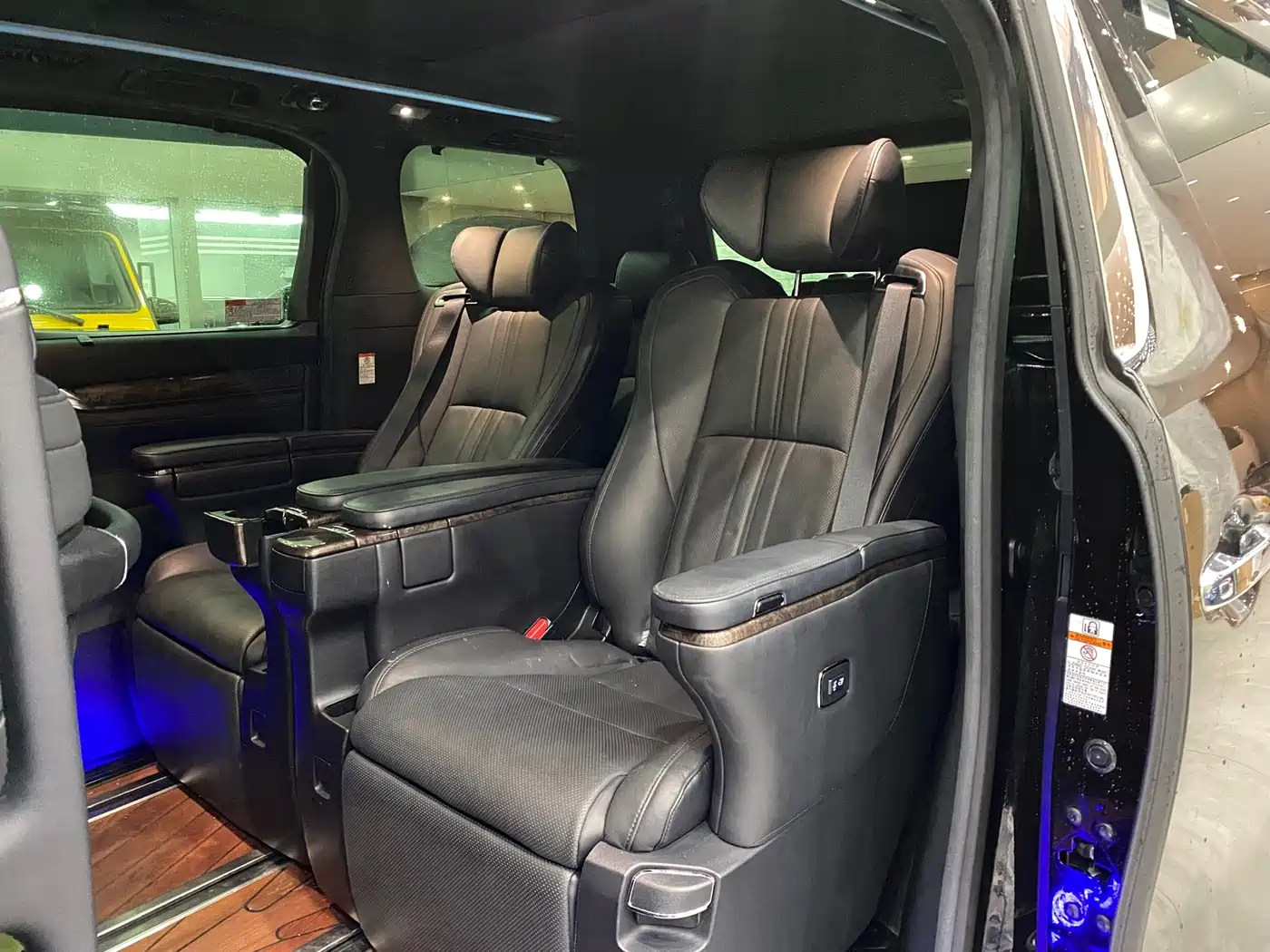 Toyota Vellfire 2020 2020 Twin Engine 2.5L HV Premium Edition
