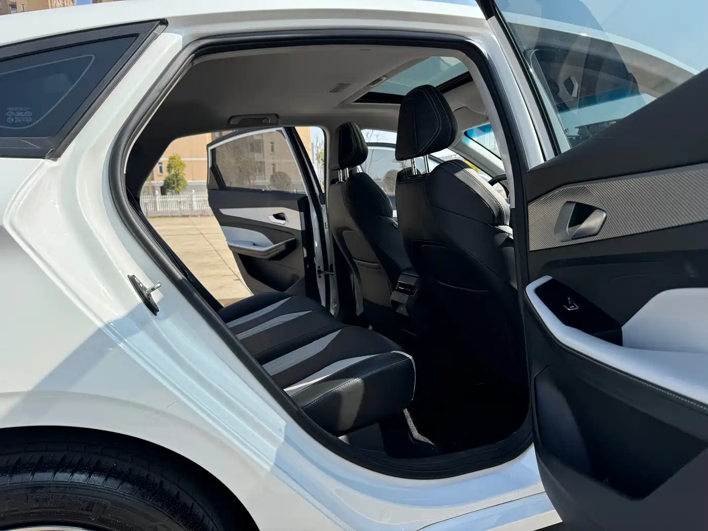 GEELY AUTOMOBILE BINRUI