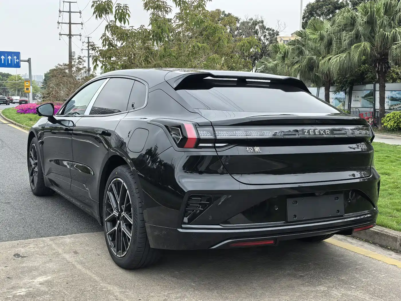 ZEEKR EXTREME KRYPTON 001