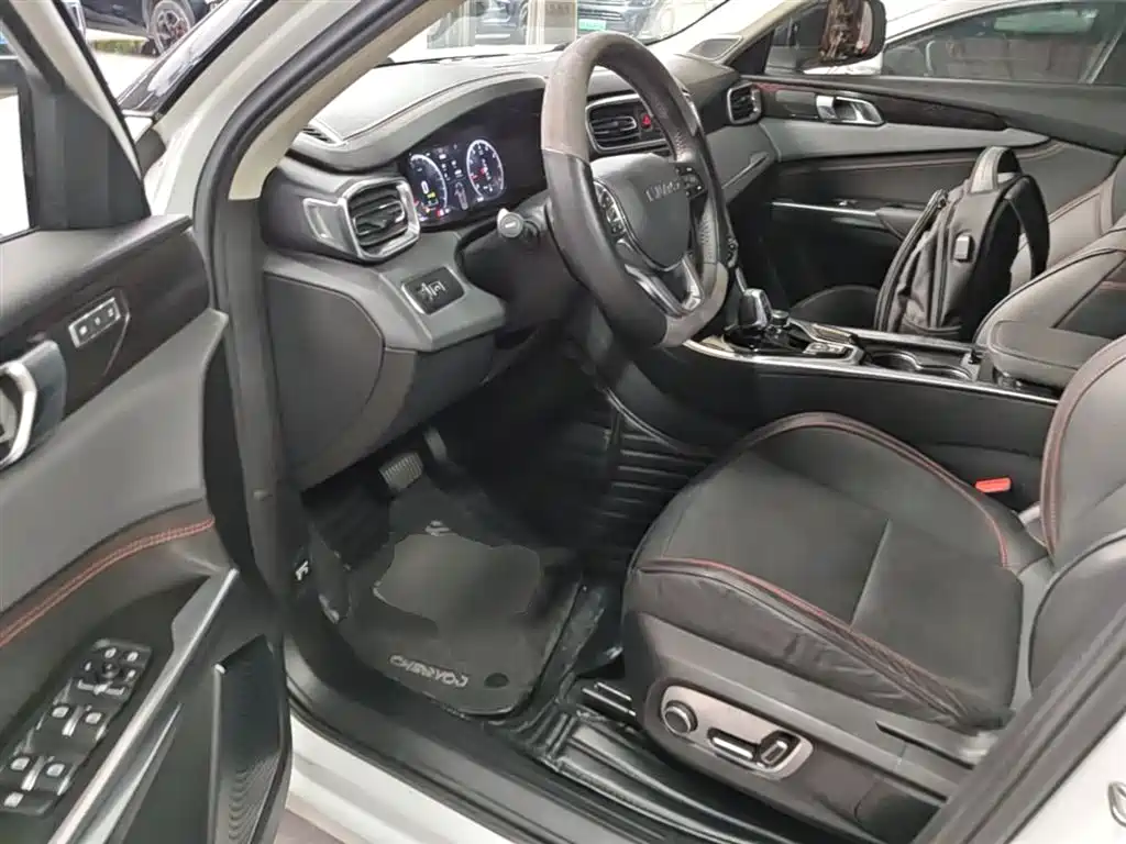 Lynk & Co 01 2017 2.0T AWD Pro фото 16