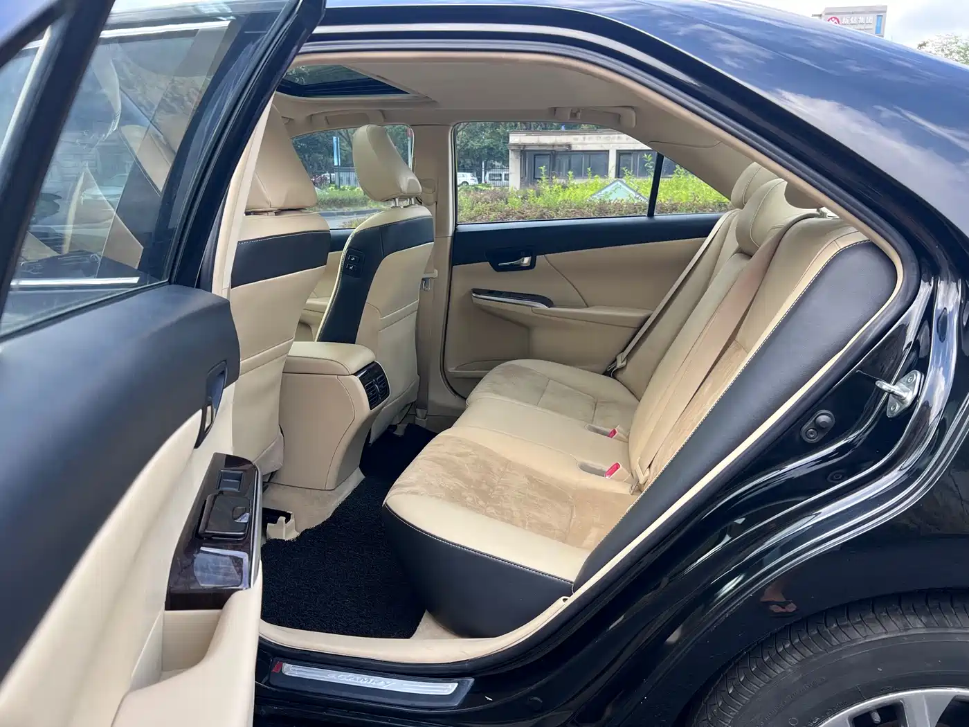 Toyota Camry 2016 2.0G 10th Anniversary Luxury Edition фото 8