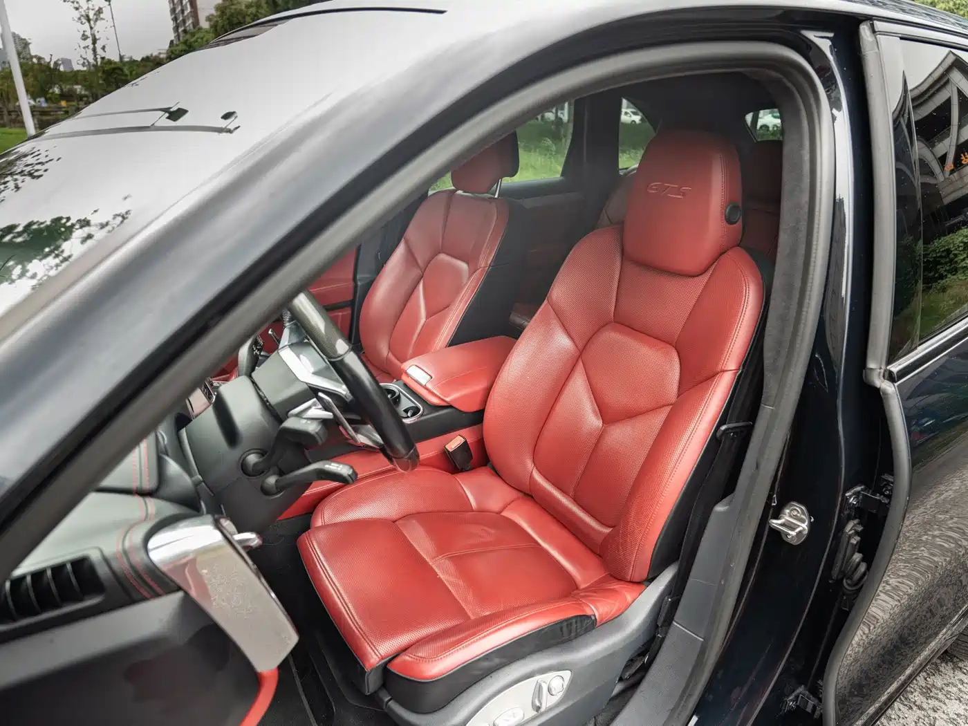 Photo 11 - Porsche Cayenne