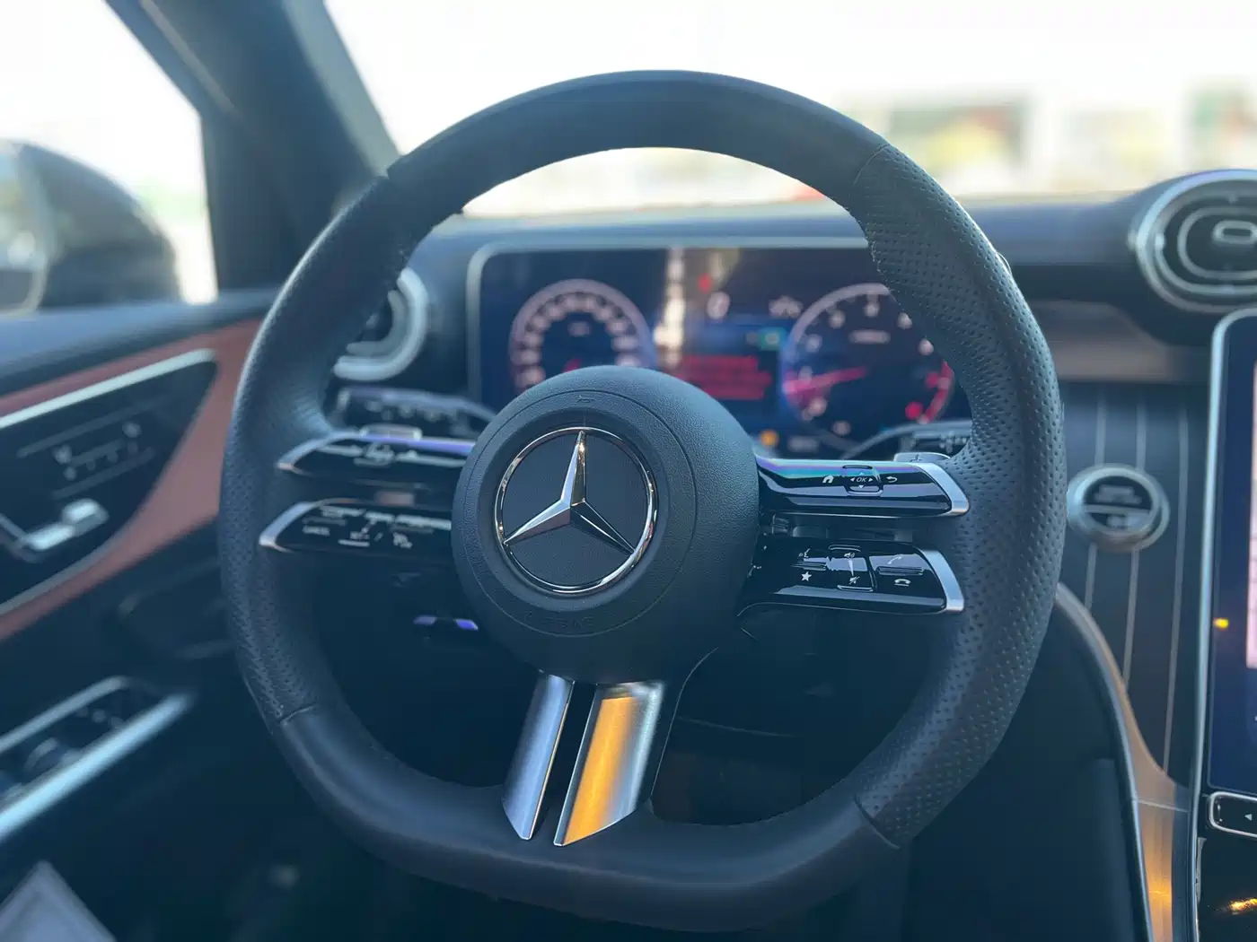 Mercedes-Benz GLC 2024 GLC 260 L 4MATIC Luxury 5-seater фото 13