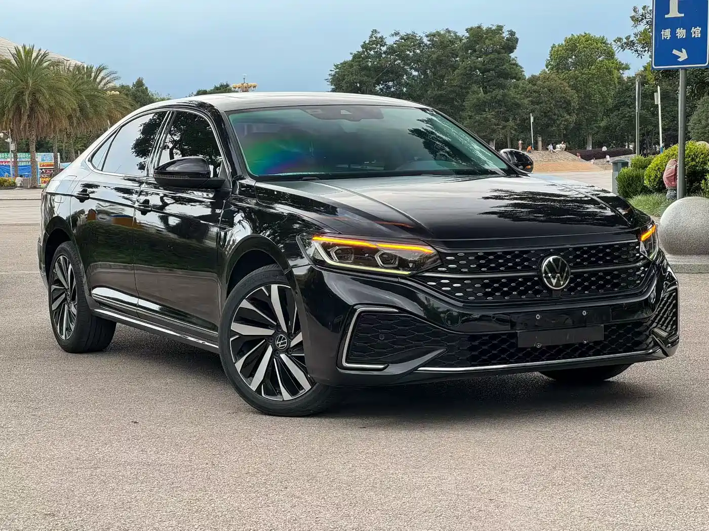 Volkswagen Passat 2022 330TSI Starlight Luxury Edition