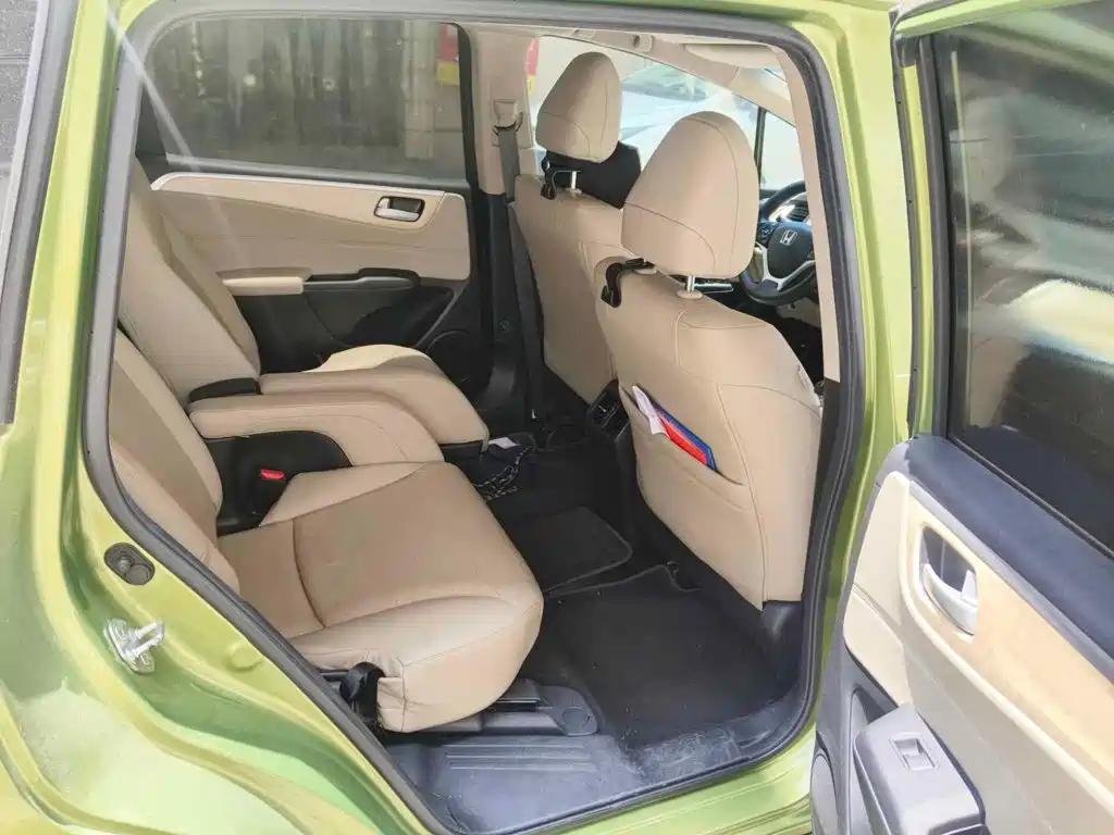 Honda Jade 2014 2013 1.8L CVT Luxury 6-seater