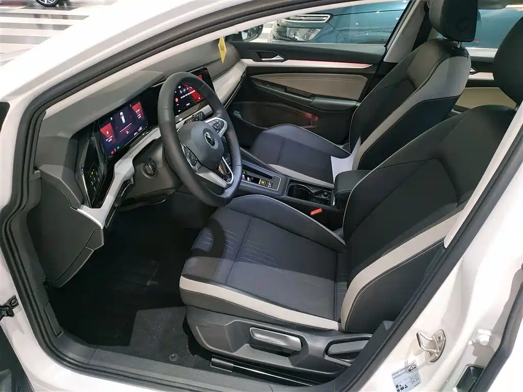 Volkswagen Golf 2023 280TSI DSG Pro фото 15