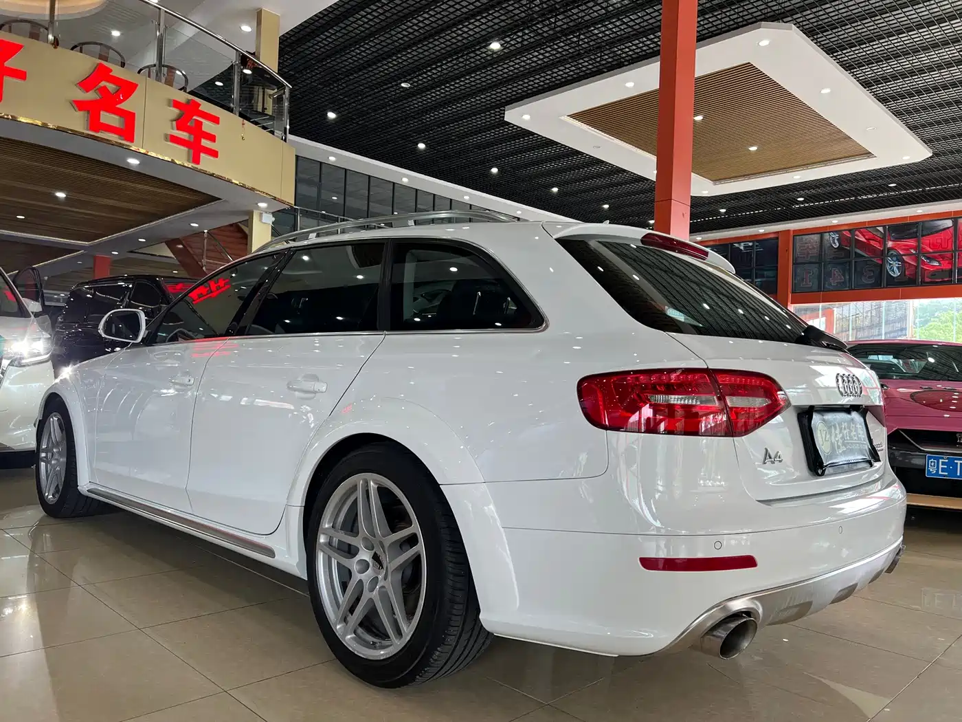 Фото 5 - Audi A4 (Import)