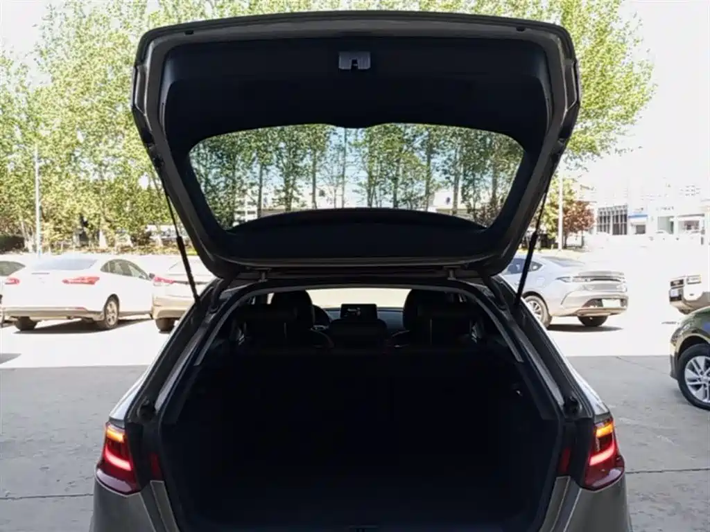 Audi A3 2016 Sportback 35 TFSI Leadership фото 19