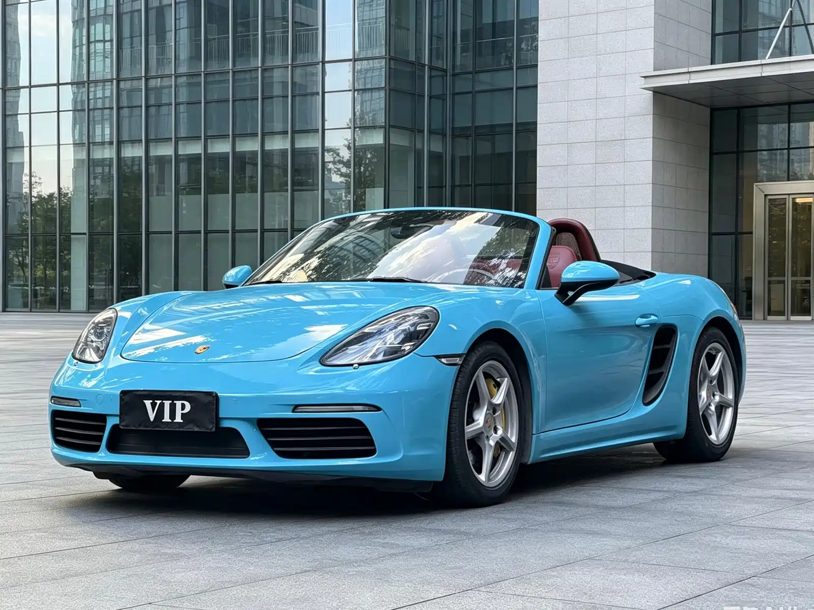 Photo 1 - Porsche 718