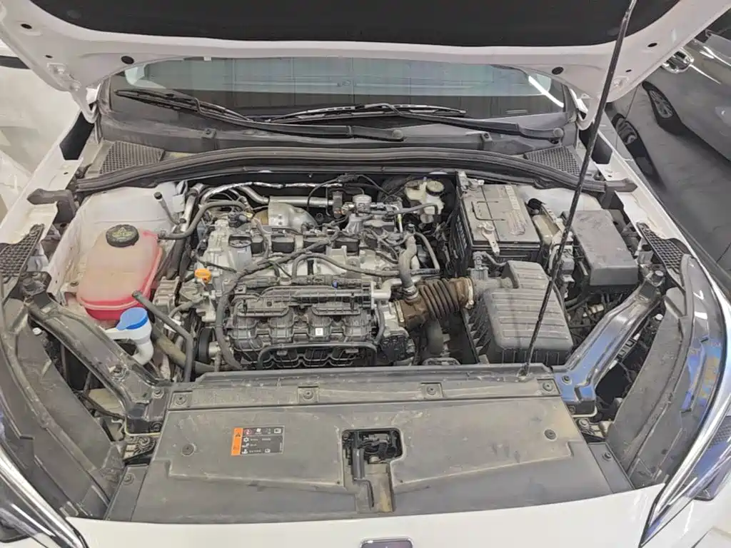 Roewe i5 2025 2023 1.5L CVT Luxury Edition