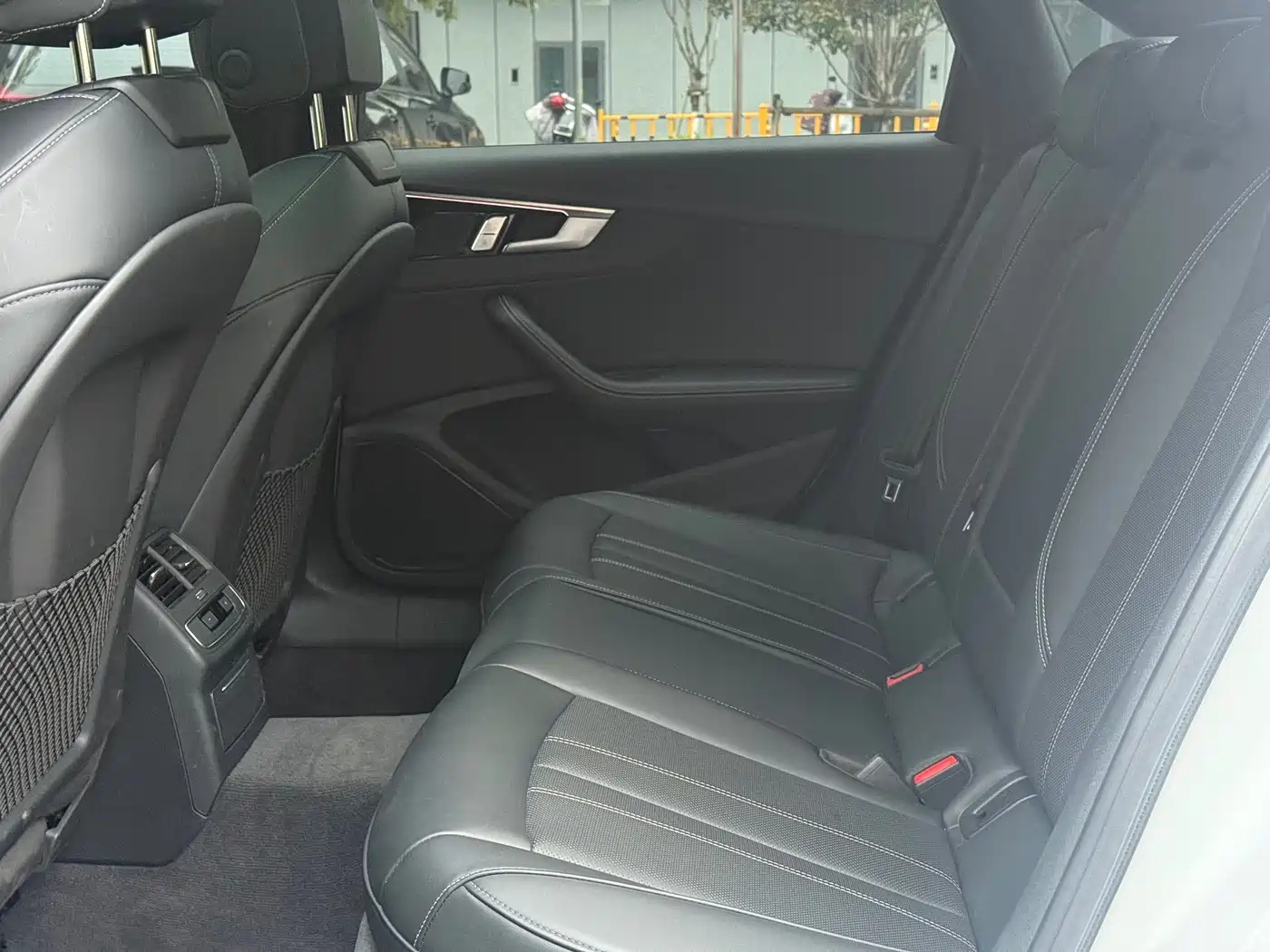 Audi A4L 2024 40 TFSI Luxury Dynamic фото 15