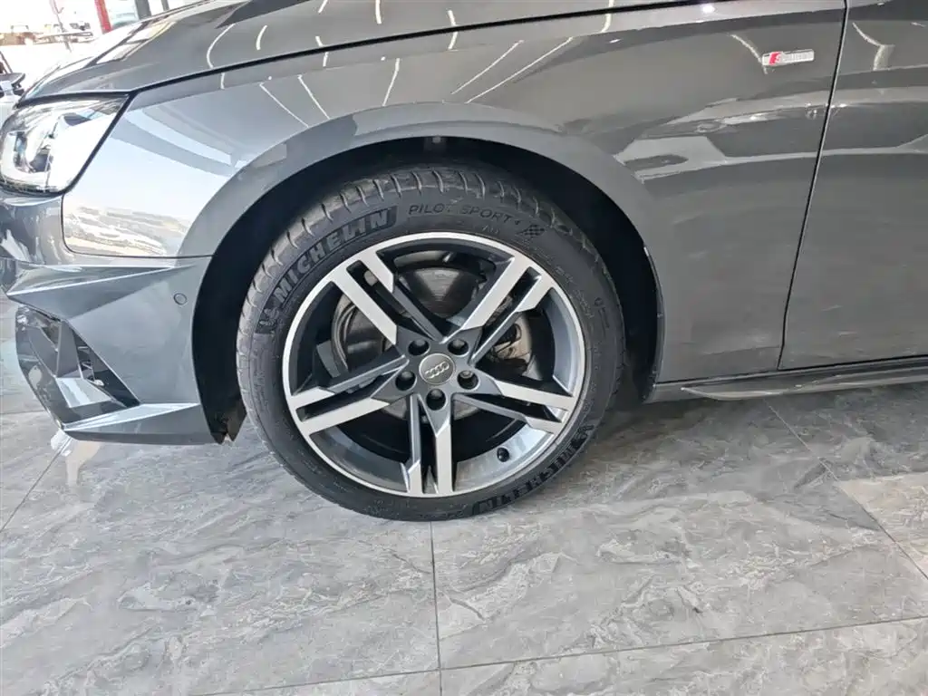 Audi A4L 2020 40 TFSI quattro Luxury Dynamic фото 23
