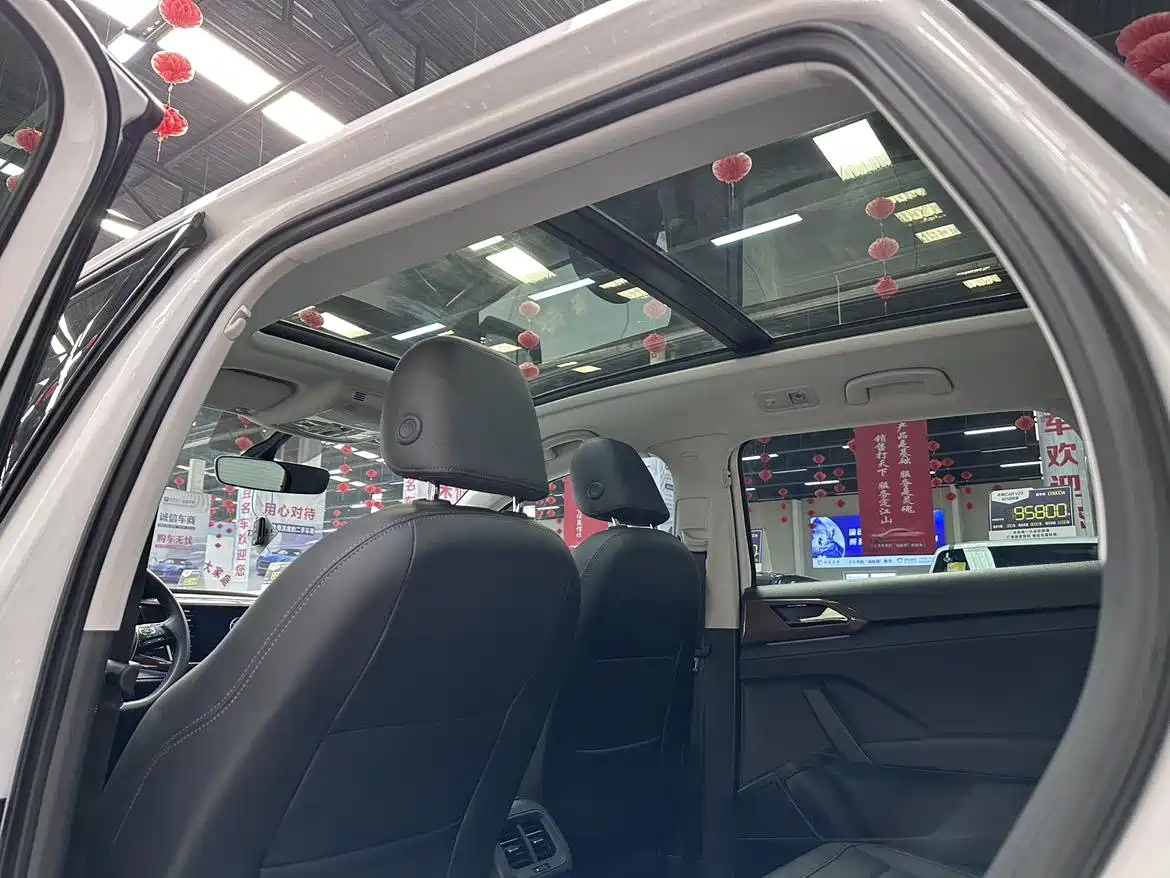 Volkswagen Tharu 2022 330TSI AWD Flagship Edition фото 15