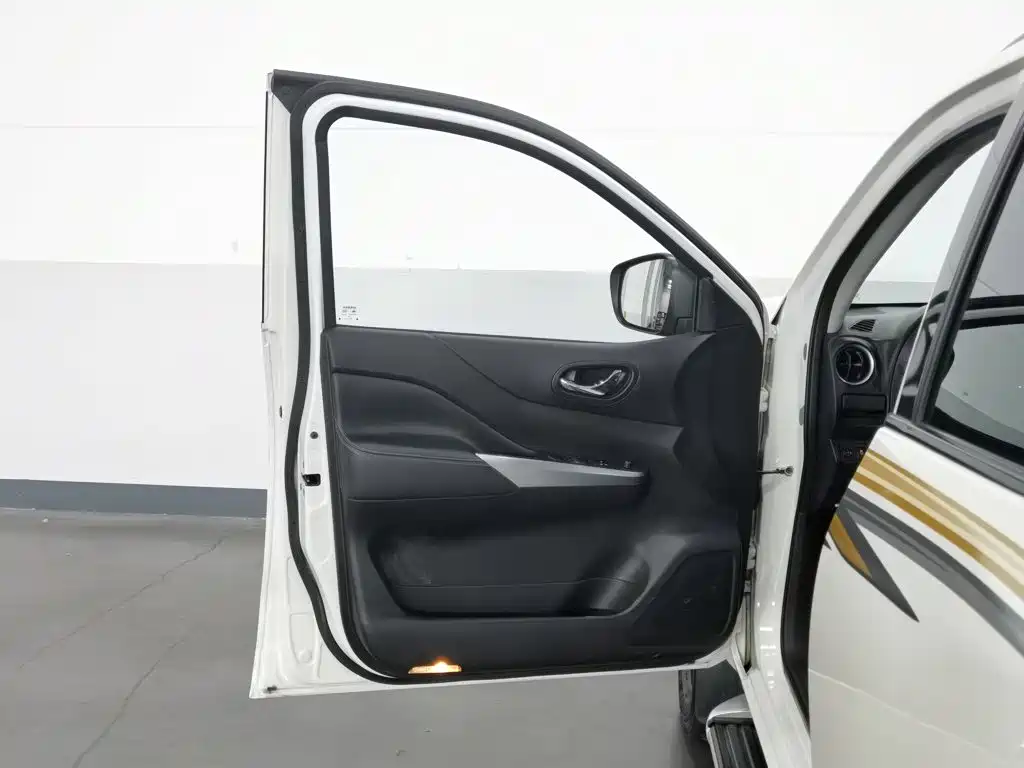 Nissan Terra 2019 2018 2.5L Automatic 4WD Luxury Edition