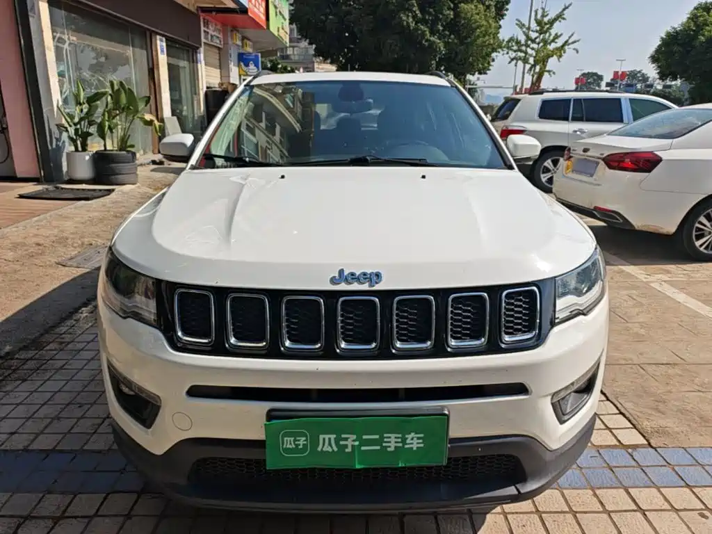 Фото 3 - Jeep Compass