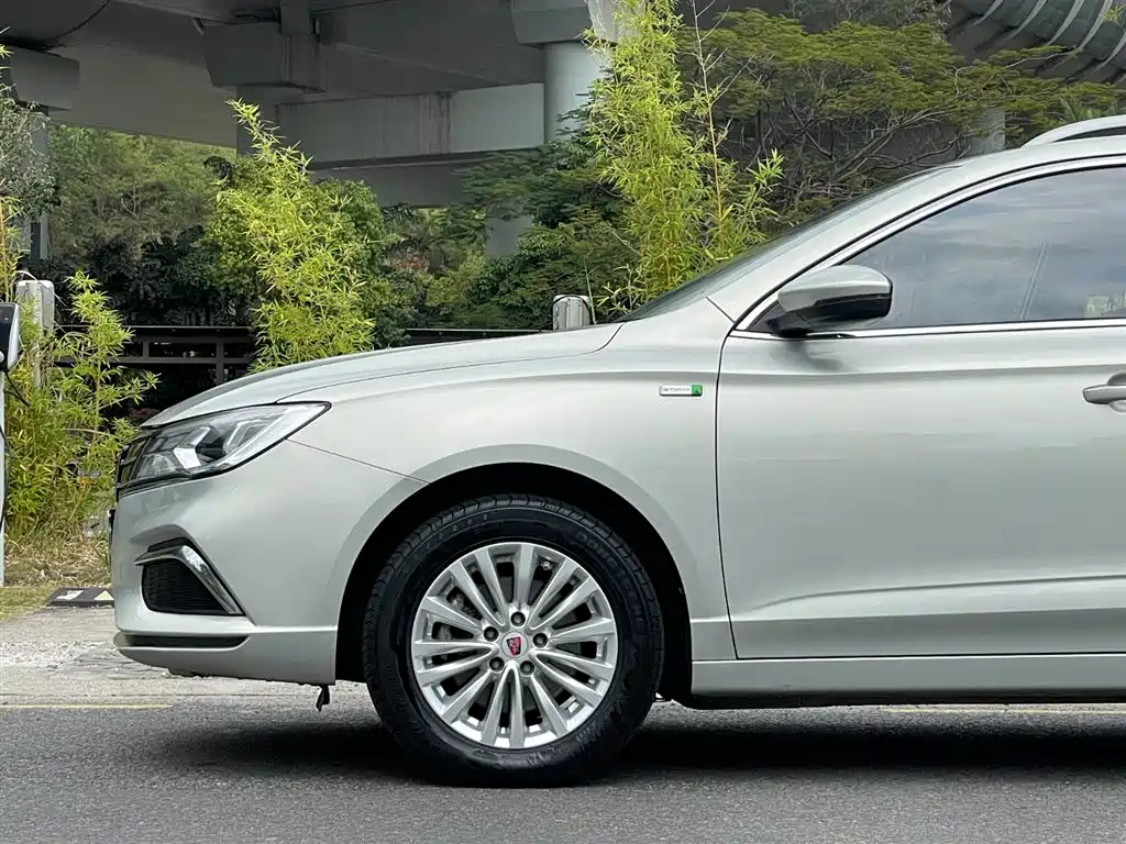 ROEWE EI5