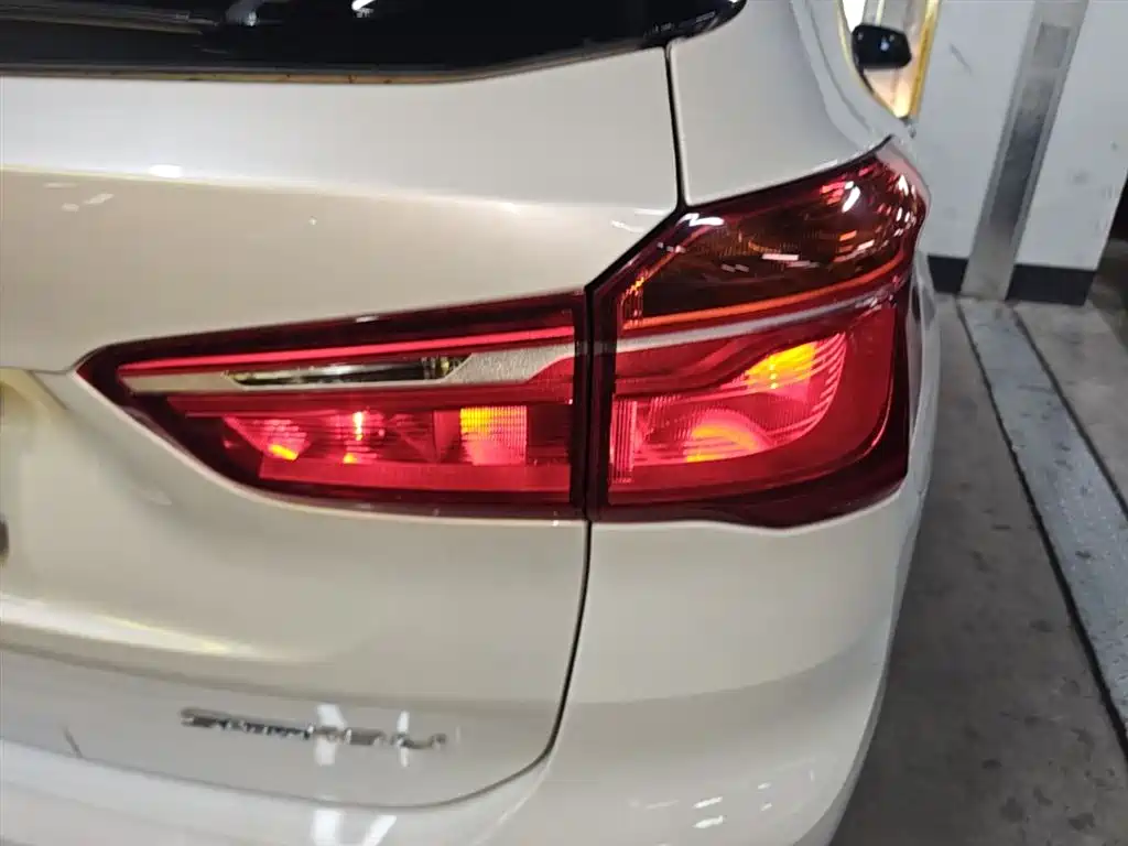 BMW X1 2019 sDrive18Li Fashion Model фото 8