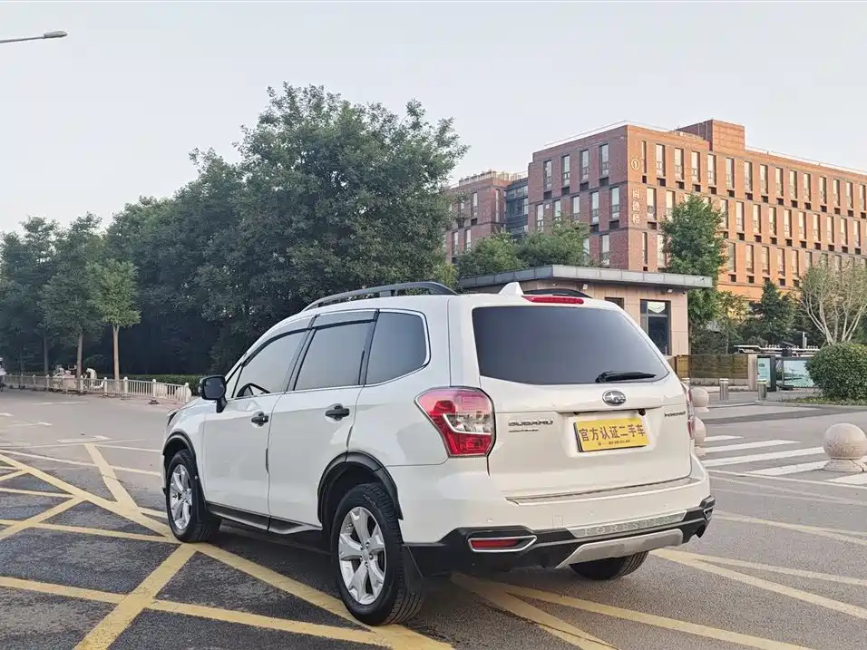 Subaru Forester 2013 2.5i Automatic Luxury Navigation Edition фото 2