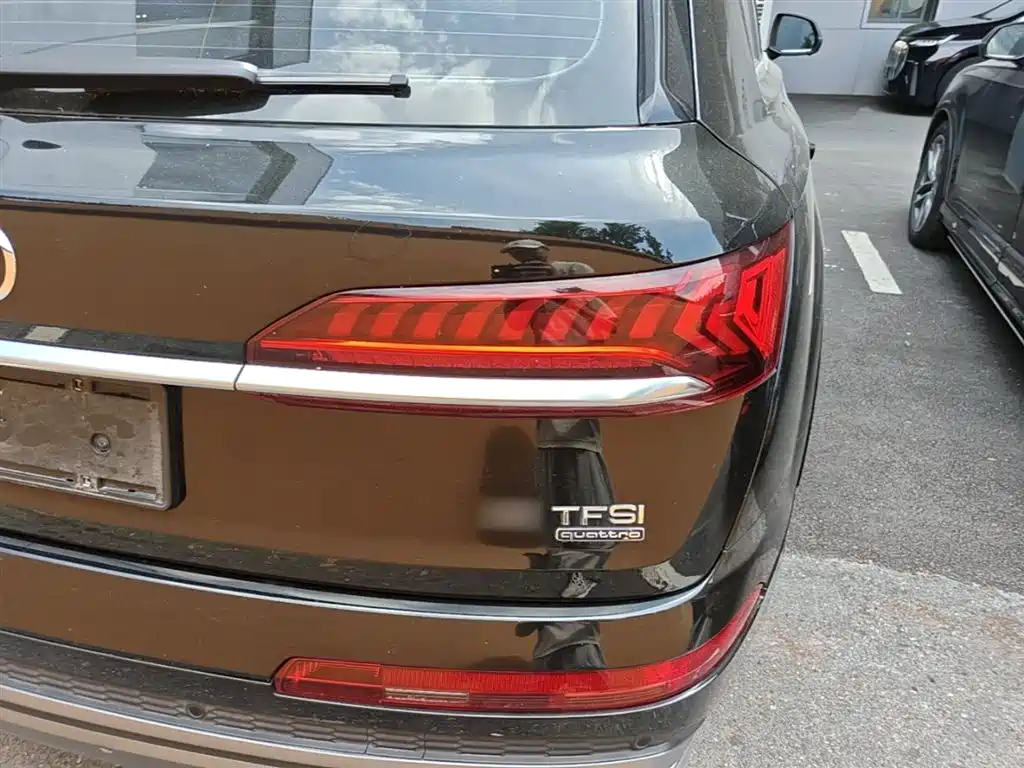 Audi Q7 2023 45 TFSI quattro S line Sport фото 8