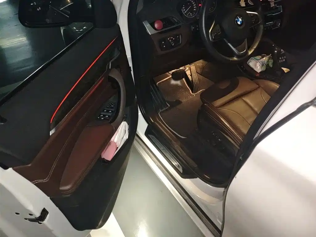 BMW X1 2016 sDrive20Li Luxury Model фото 14