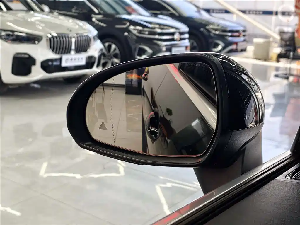 Mercedes-Benz GLC 2023 GLC 260 L 4MATIC Sport 5-seater фото 17