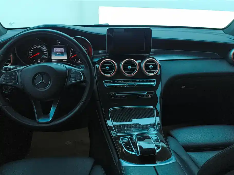 Mercedes-Benz GLC 2018 GLC 260 4MATIC Luxury фото 12