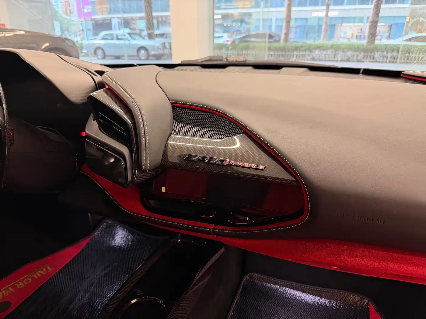 FERRARI SF90