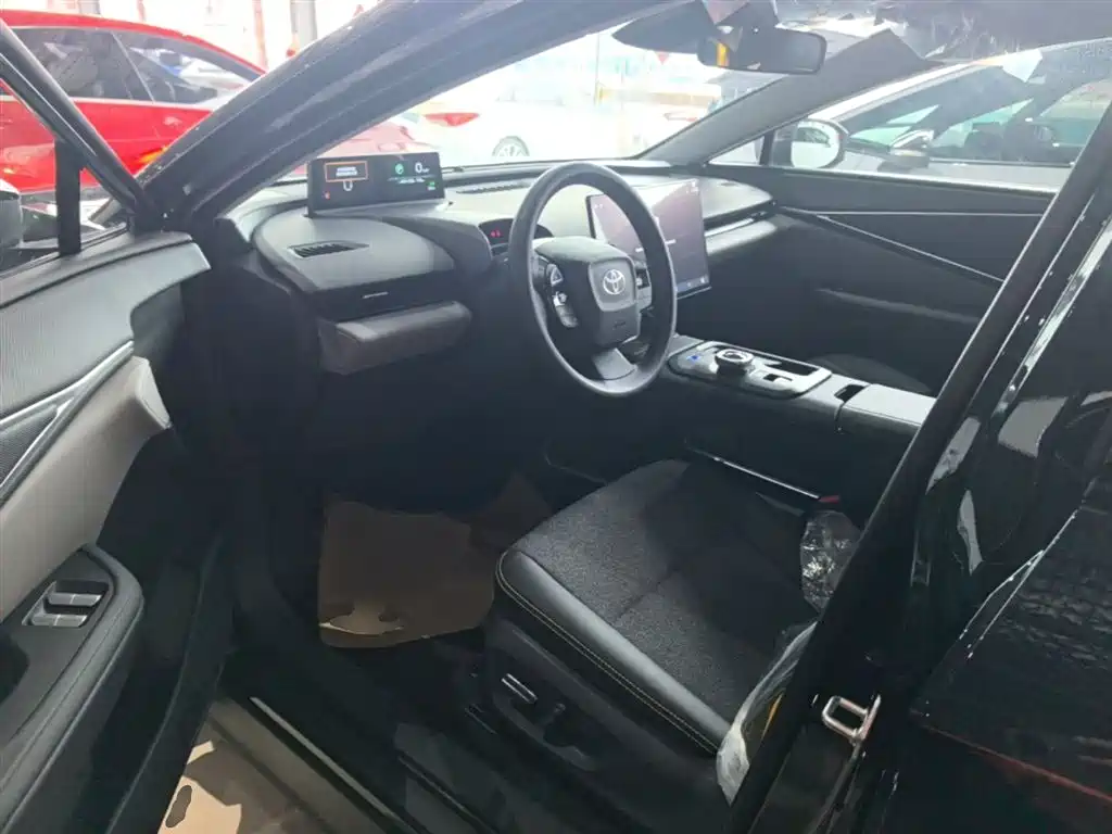 Toyota bZ5 2025 550 JOY фото 16