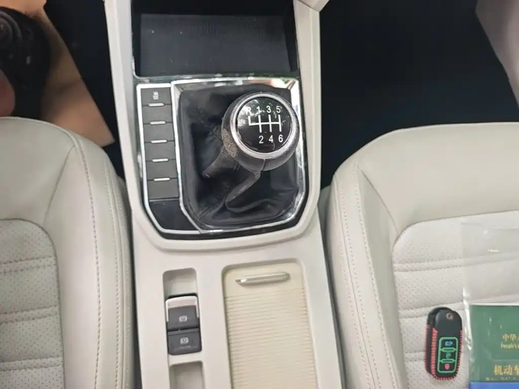 Dongfeng Fengxing Jingyi S50 2017 2017 2.0L Manual Premium